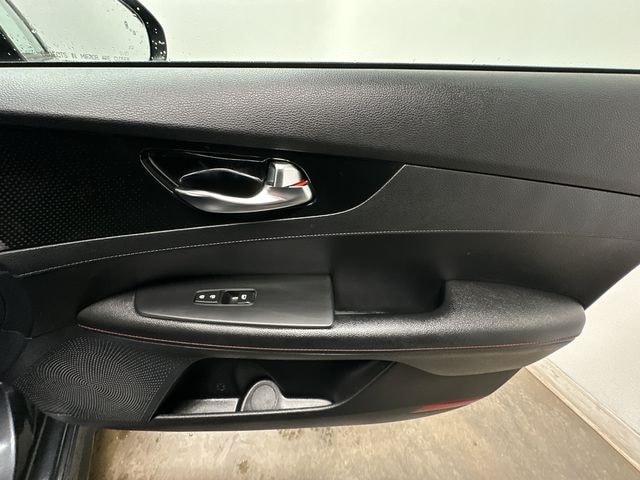 Thumbnail: 2021 Kia Forte - 23