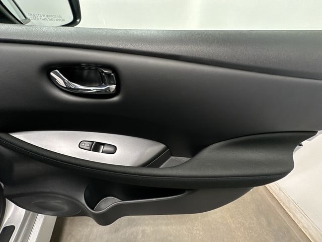 Thumbnail: 2023 Nissan Leaf - 22