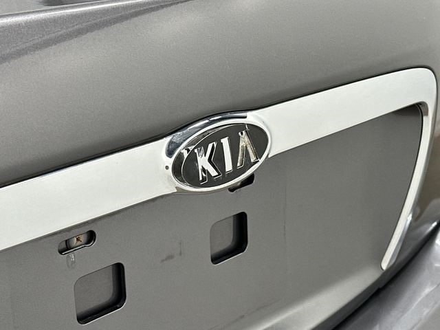 Thumbnail: 2009 Kia Amanti - 24