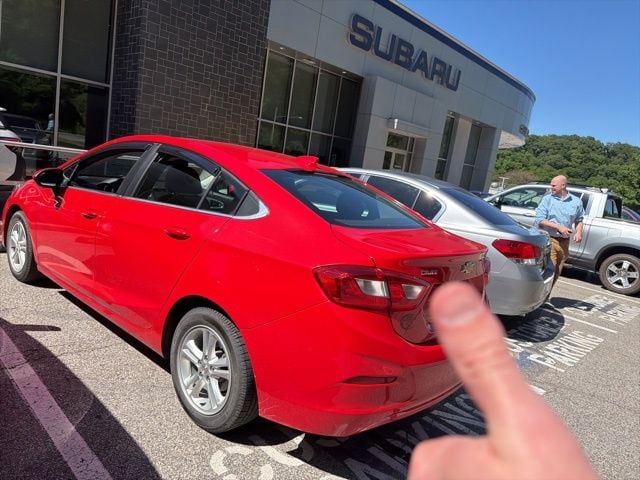 Thumbnail: 2018 Chevrolet Cruze - 8