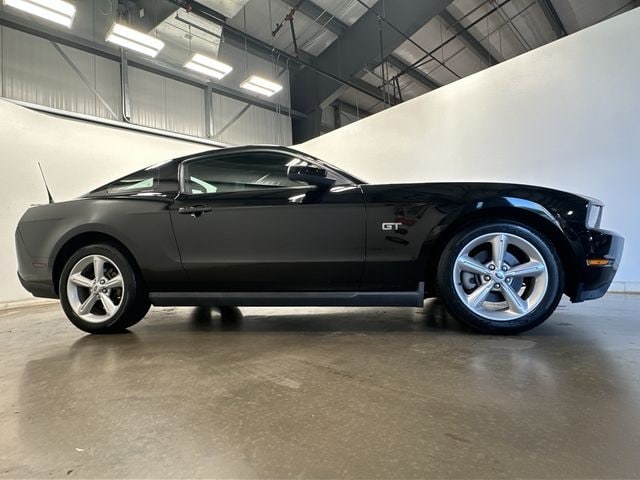 Thumbnail: 2010 Ford Mustang - 3