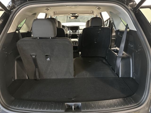 Thumbnail: 2023 Kia Sorento - 26