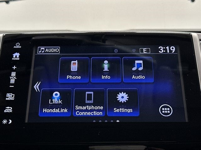 Thumbnail: 2017 Honda Pilot - 13