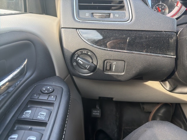 Thumbnail: 2020 Dodge Grand Caravan - 3