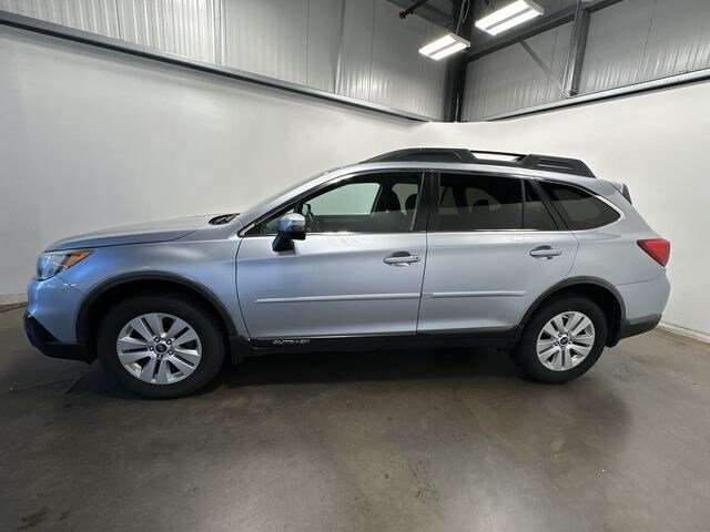 2015 Subaru Outback 2.5i Premium photo 2