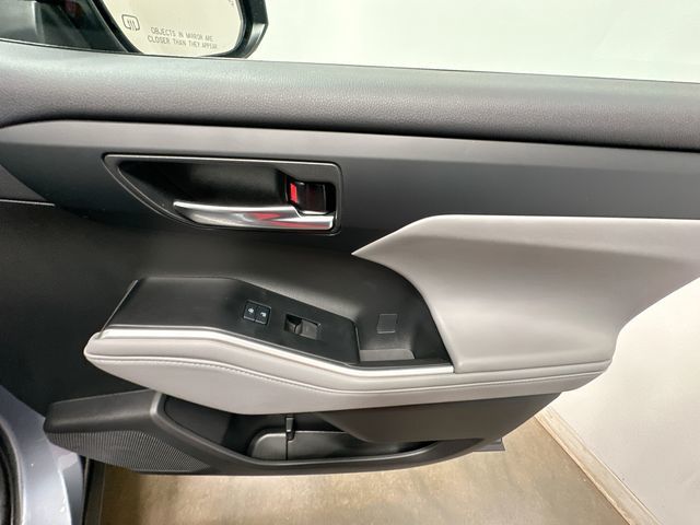 Thumbnail: 2022 Toyota Highlander - 24