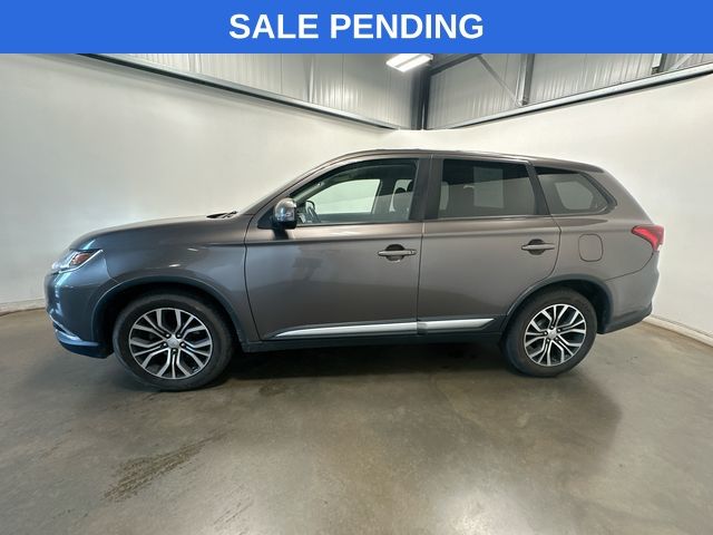 Used 2018 Mitsubishi Outlander SE with VIN JA4AZ3A37JZ044251 for sale in Carnot-Moon, PA