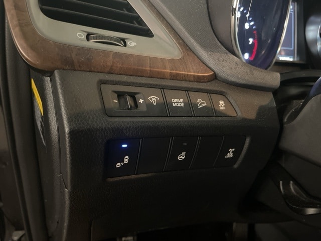 Thumbnail: 2018 Hyundai Santa Fe - 25