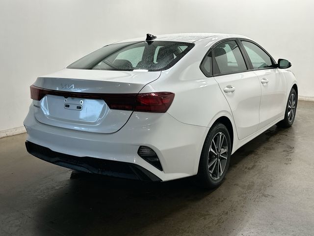 Thumbnail: 2022 Kia Forte - 31