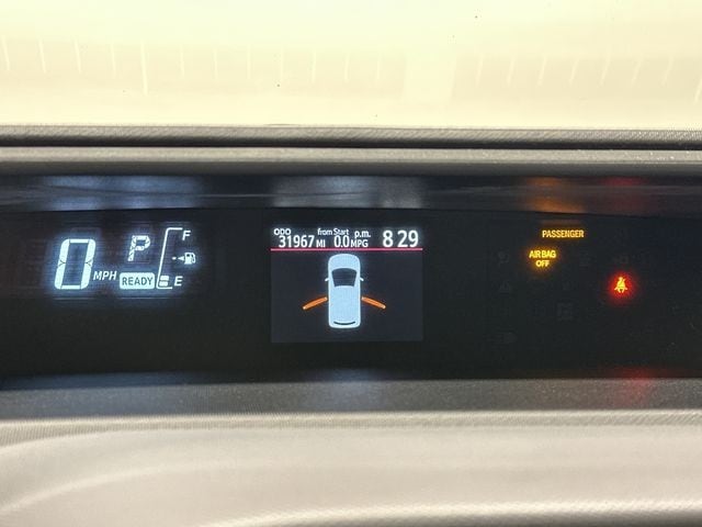 Thumbnail: 2015 Toyota Prius c - 6