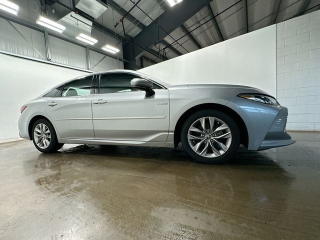 Thumbnail: 2021 Toyota Avalon - 3