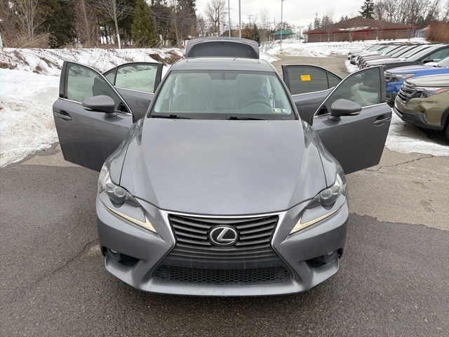 Thumbnail: 2016 Lexus IS - 26