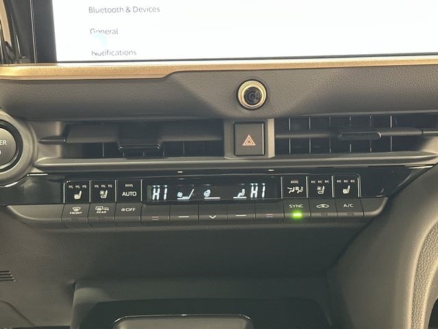 Thumbnail: 2025 Toyota Crown Signia - 13