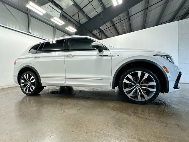 Thumbnail: 2022 Volkswagen Tiguan - 3