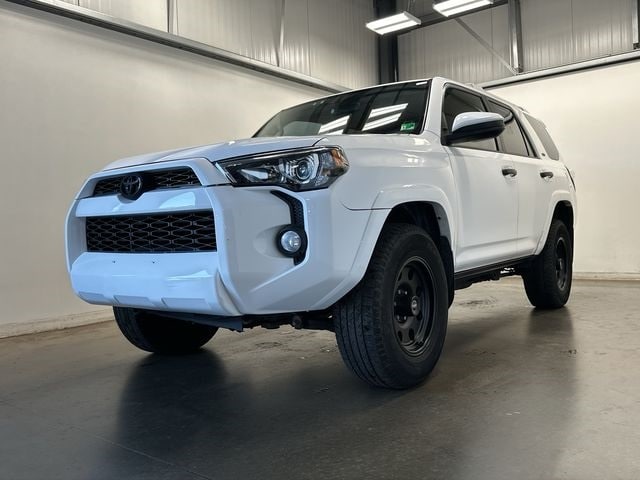 Thumbnail: 2015 Toyota 4Runner - 26