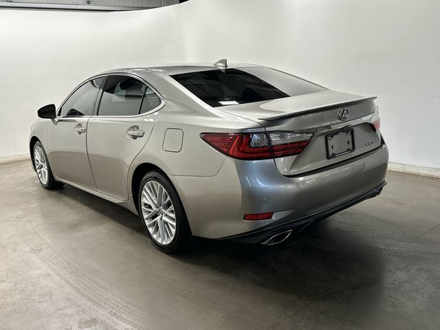Thumbnail: 2017 Lexus ES - 34