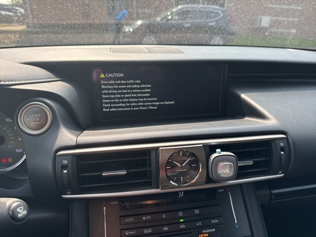 2017 Lexus IS  10