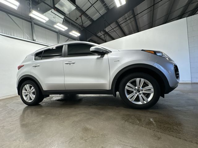 Thumbnail: 2018 Kia Sportage - 3