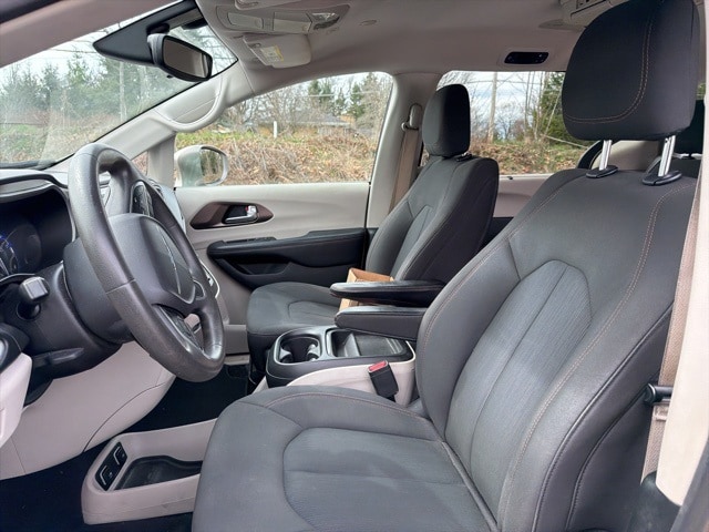 Thumbnail: 2018 Chrysler Pacifica - 20