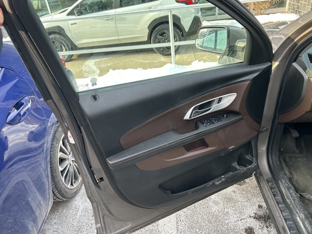 Thumbnail: 2012 Chevrolet Equinox - 15