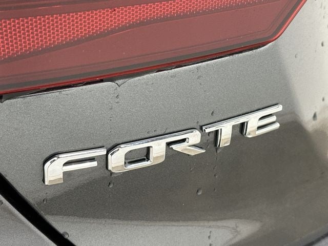 Thumbnail: 2021 Kia Forte - 28
