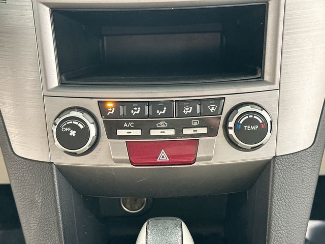 Thumbnail: 2010 Subaru Outback - 11