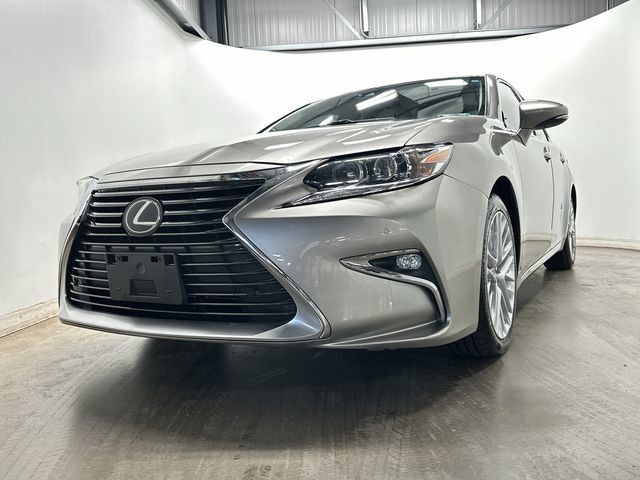 Thumbnail: 2017 Lexus ES - 31