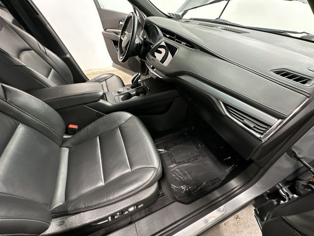 Thumbnail: 2023 Cadillac XT4 - 21