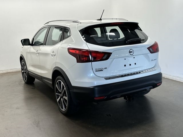 Thumbnail: 2018 Nissan Rogue Sport - 32