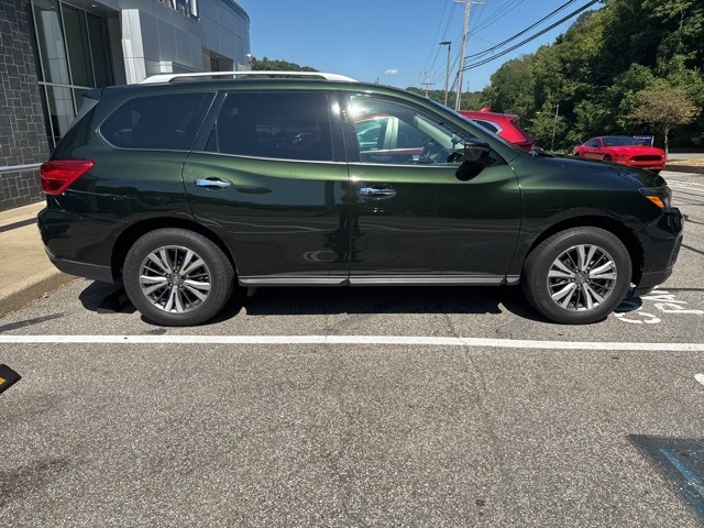 Thumbnail: 2019 Nissan Pathfinder - 3