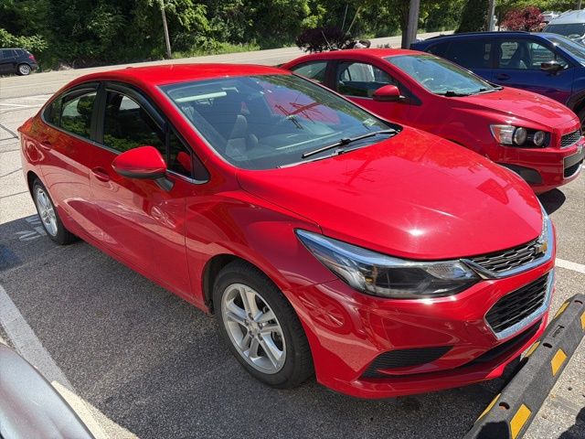 Thumbnail: 2018 Chevrolet Cruze - 4