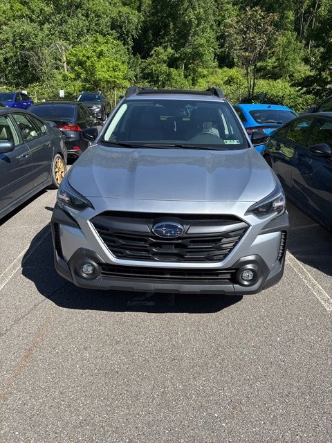 2025 Subaru Outback Premium's photo