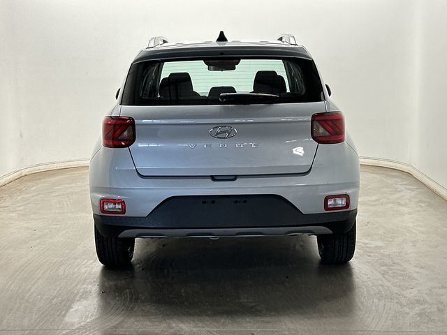 Thumbnail: 2022 Hyundai Venue - 4