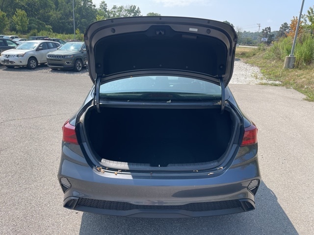 Thumbnail: 2022 Kia Forte - 8