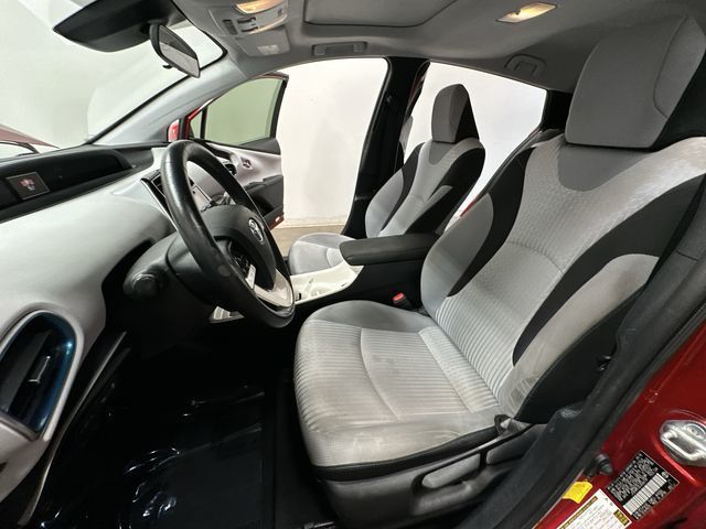 Thumbnail: 2018 Toyota Prius - 18