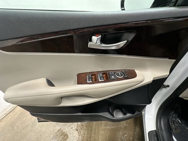 Thumbnail: 2017 Kia Sorento - 15