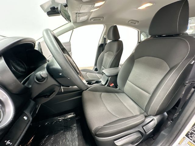 Thumbnail: 2022 Kia Forte - 15