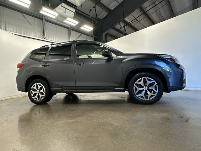 2019 Subaru Forester Premium photo 3