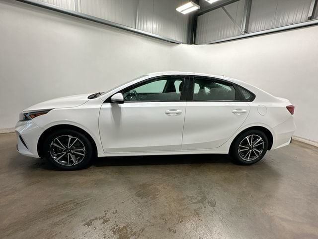Thumbnail: 2022 Kia Forte - 2