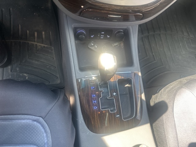 2010 Hyundai Santa Fe SE 11