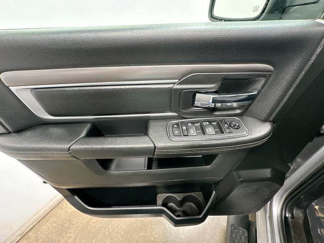 Thumbnail: 2021 RAM 1500 Classic - 19