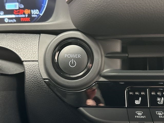 Thumbnail: 2025 Toyota Crown Signia - 10