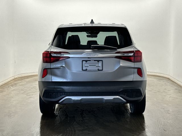 Thumbnail: 2023 Kia Seltos - 4
