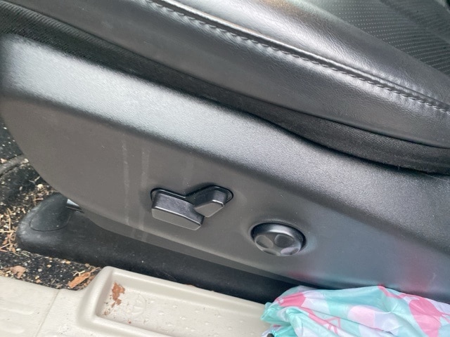 Thumbnail: 2023 Chrysler Pacifica - 21