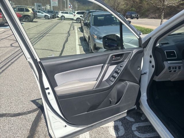 Thumbnail: 2018 Subaru Forester - 19