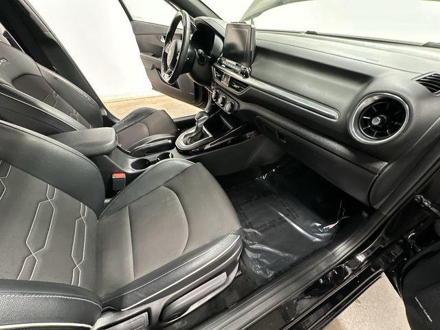 Thumbnail: 2020 Kia Forte - 21