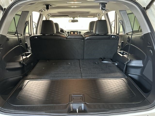 Thumbnail: 2017 Honda Pilot - 27