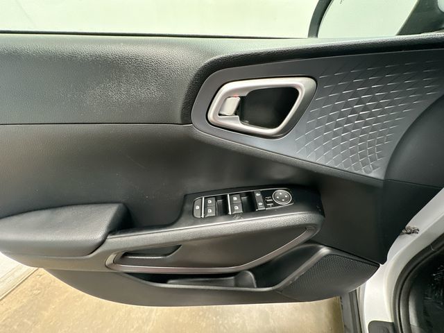 Thumbnail: 2020 Kia Soul - 16