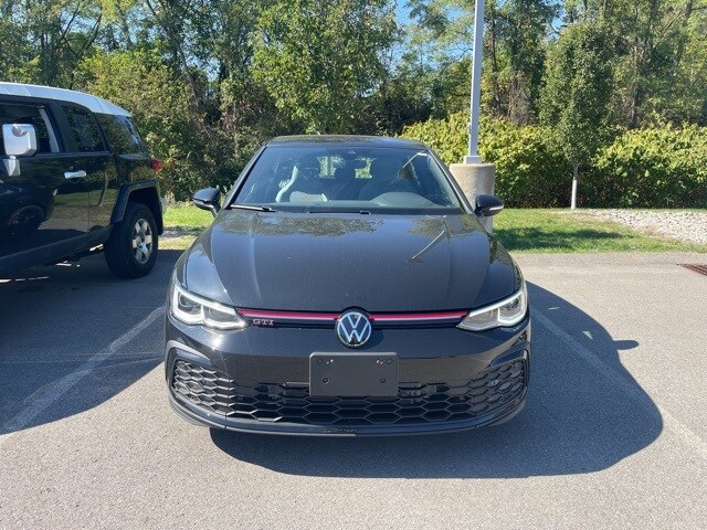 2024 Volkswagen Golf GTI 380 SE photo 2