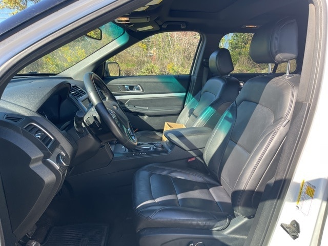 Thumbnail: 2016 Ford Explorer - 11
